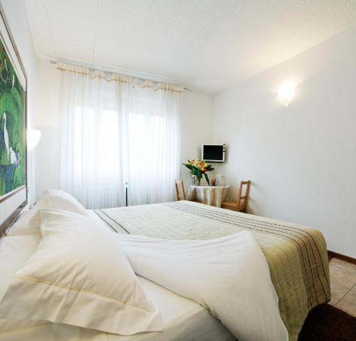 Antico Albergo Madonna Legnano Kültér fotó