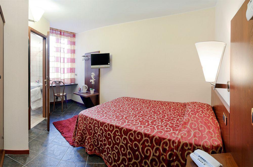 Antico Albergo Madonna Legnano Kültér fotó