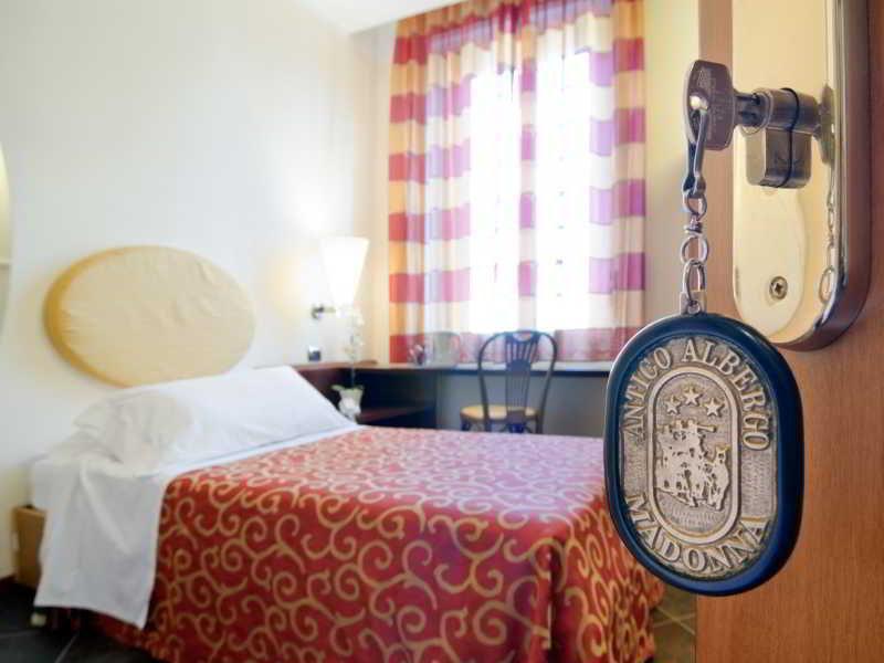 Antico Albergo Madonna Legnano Kültér fotó