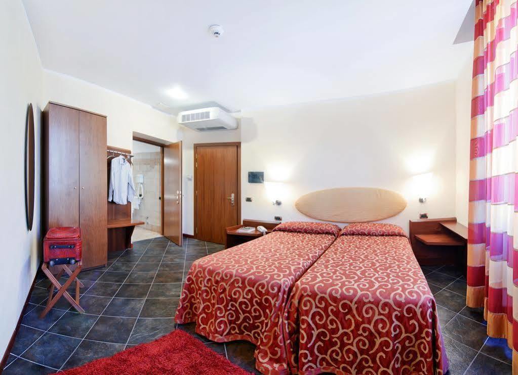 Antico Albergo Madonna Legnano Kültér fotó
